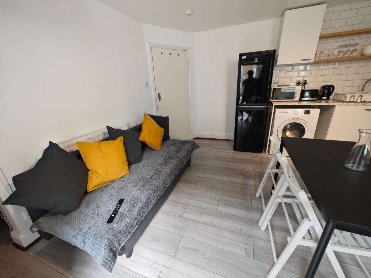 2 Bedroom 2 Bathroom Apartment In Old St - Shoreditch - Zone 1 London Eksteriør bilde