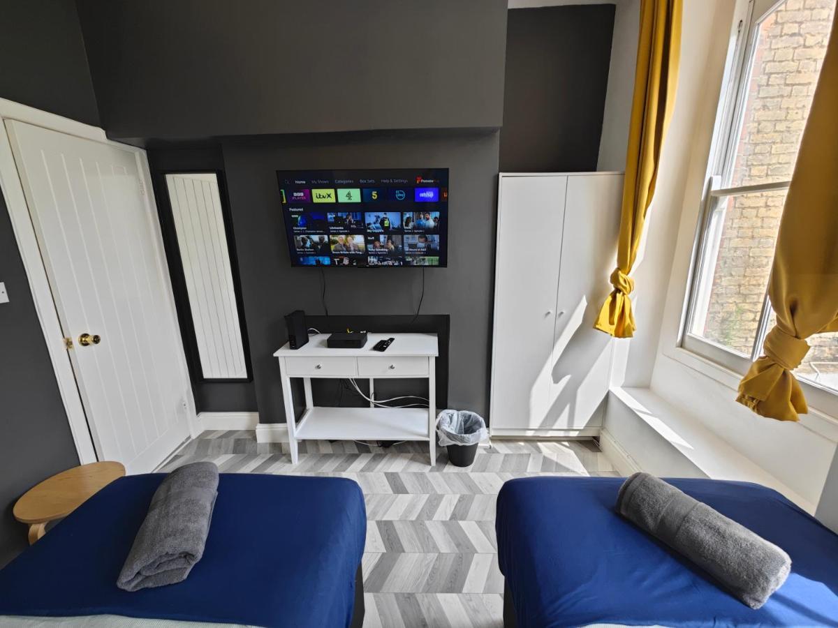 2 Bedroom 2 Bathroom Apartment In Old St - Shoreditch - Zone 1 London Eksteriør bilde