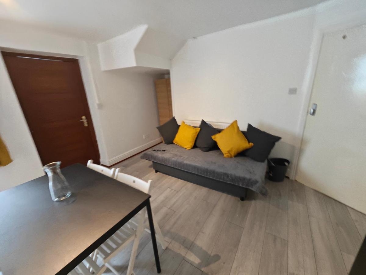 2 Bedroom 2 Bathroom Apartment In Old St - Shoreditch - Zone 1 London Eksteriør bilde