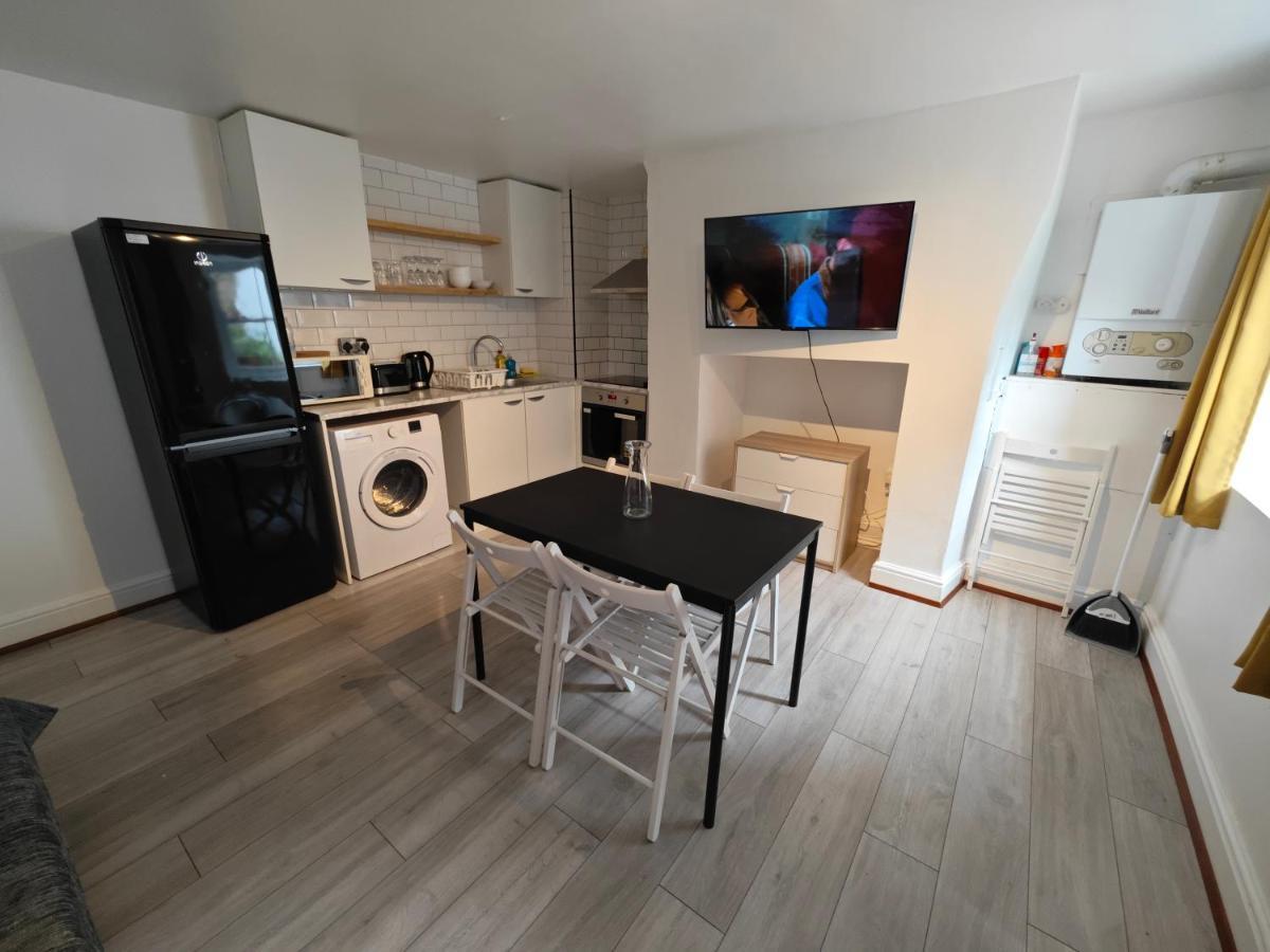 2 Bedroom 2 Bathroom Apartment In Old St - Shoreditch - Zone 1 London Eksteriør bilde