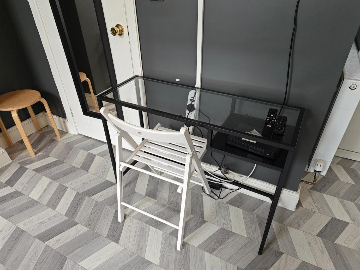 2 Bedroom 2 Bathroom Apartment In Old St - Shoreditch - Zone 1 London Eksteriør bilde