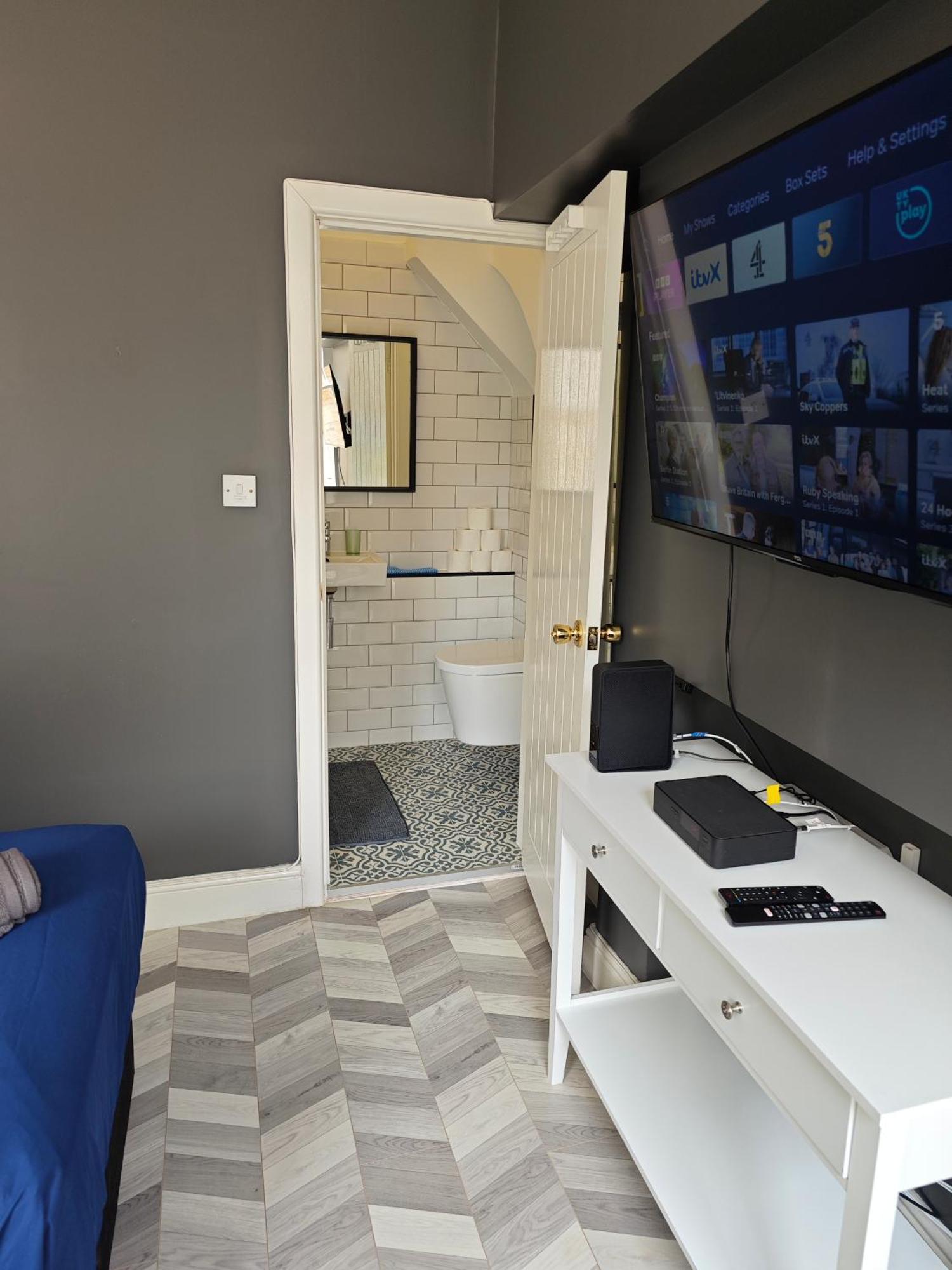 2 Bedroom 2 Bathroom Apartment In Old St - Shoreditch - Zone 1 London Eksteriør bilde