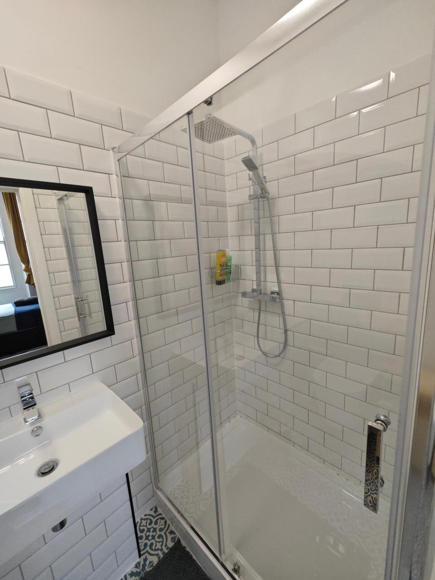 2 Bedroom 2 Bathroom Apartment In Old St - Shoreditch - Zone 1 London Eksteriør bilde